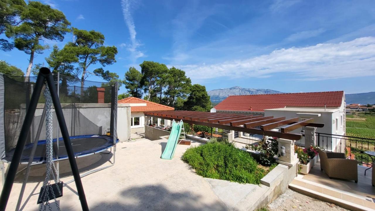 Villa Apartments Mate Cebalo ルンバルダ エクステリア 写真
