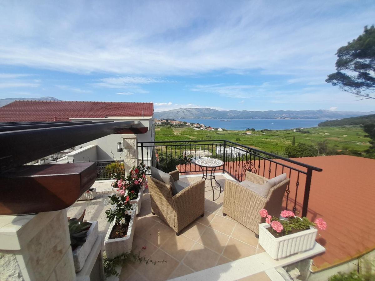 Villa Apartments Mate Cebalo ルンバルダ エクステリア 写真