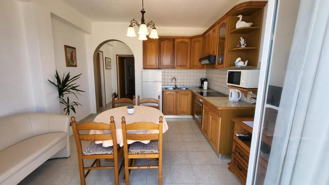 Villa Apartments Mate Cebalo ルンバルダ エクステリア 写真