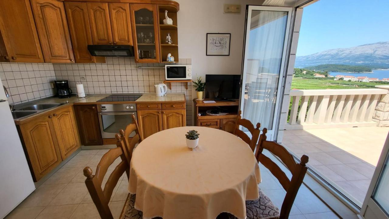 Villa Apartments Mate Cebalo ルンバルダ エクステリア 写真