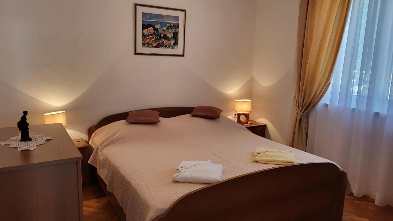 Villa Apartments Mate Cebalo ルンバルダ エクステリア 写真